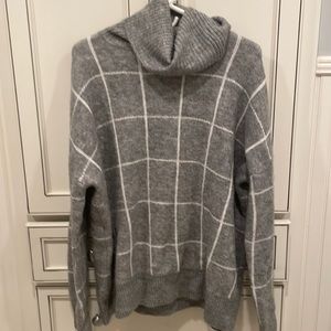EUC ENTRO soft oversized gray windowpane sweat…